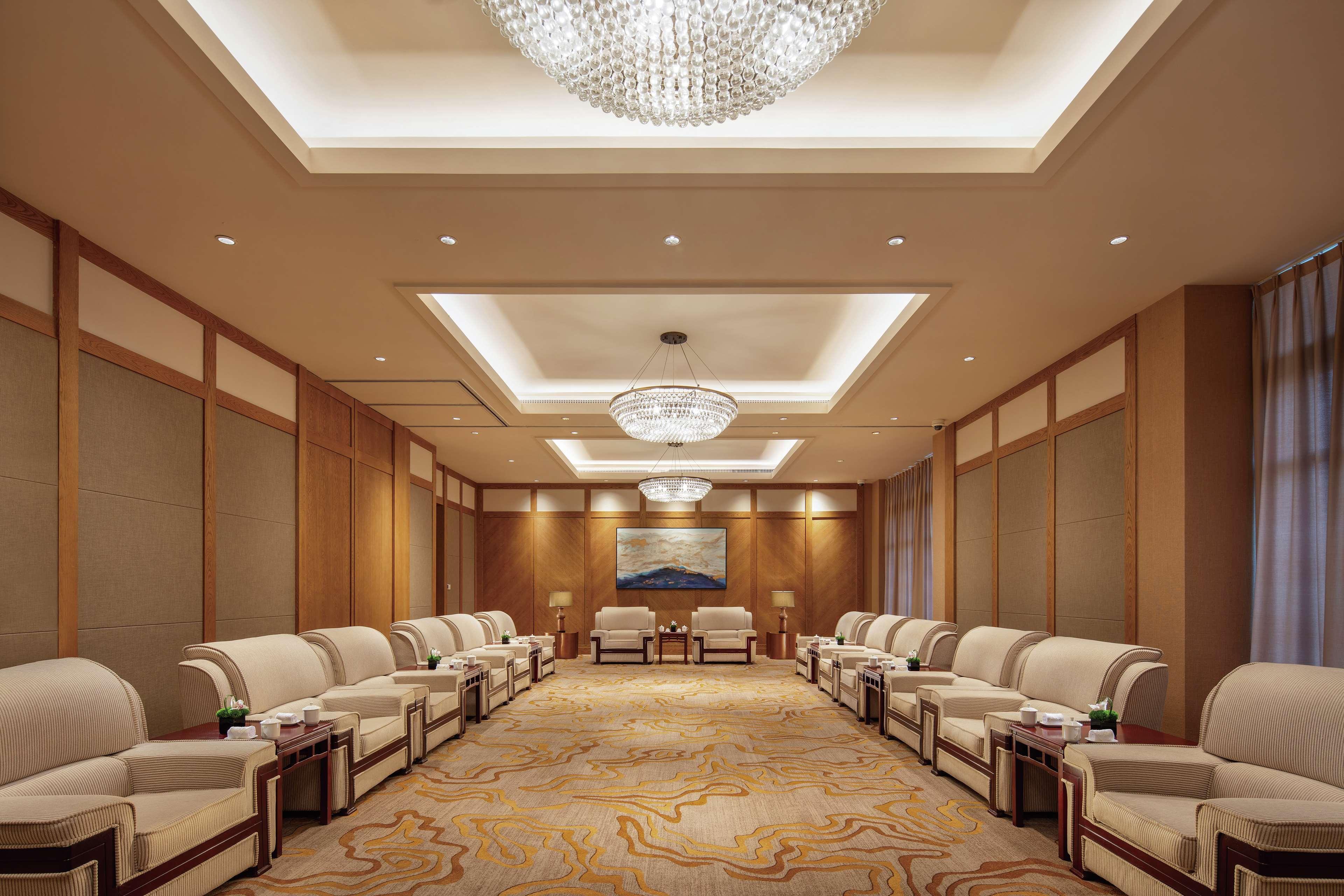 Hilton Wenan Hotel Langfang Exterior foto